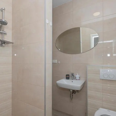 Villa Jakov I Filip *