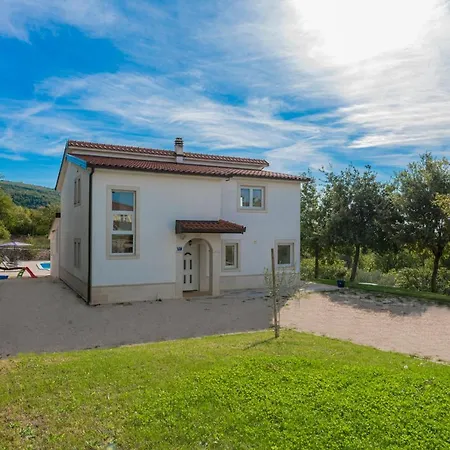 Villa Jakov I Filip *