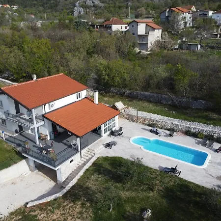 Villa Jakov I Filip *